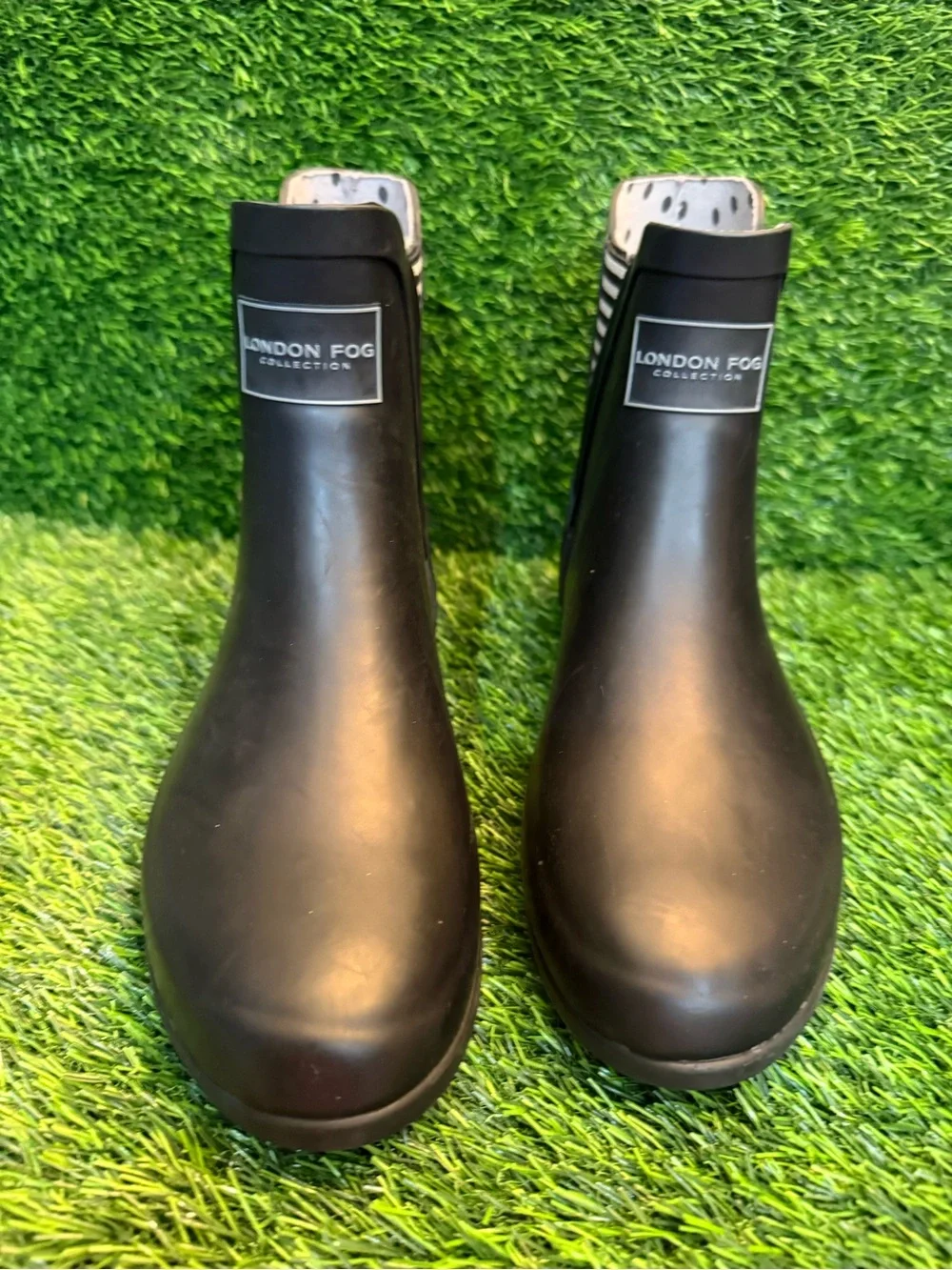 London Fog women’s Black Short pull on  Rain Boots size 9